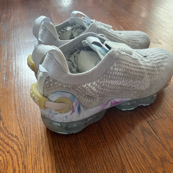 Nike Women’s VaporMax - Picture 6 of 6